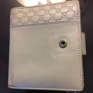 !! *RARE* !! •••• !! white GUCCI leather WALLET !